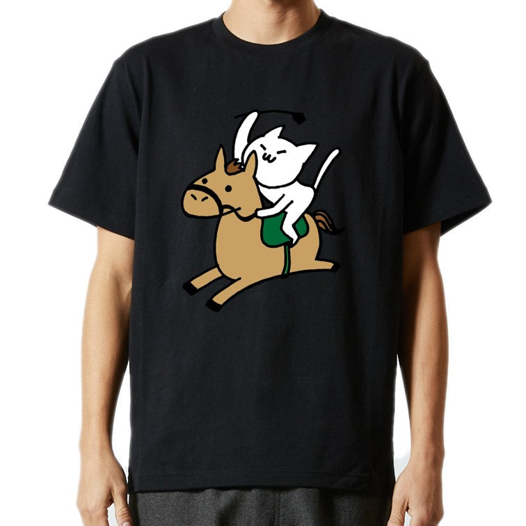 猫好きのための猫イラスト半袖Tシャツ【乗馬をする猫(競馬)】おもしろTシャツ ネタTシャツ