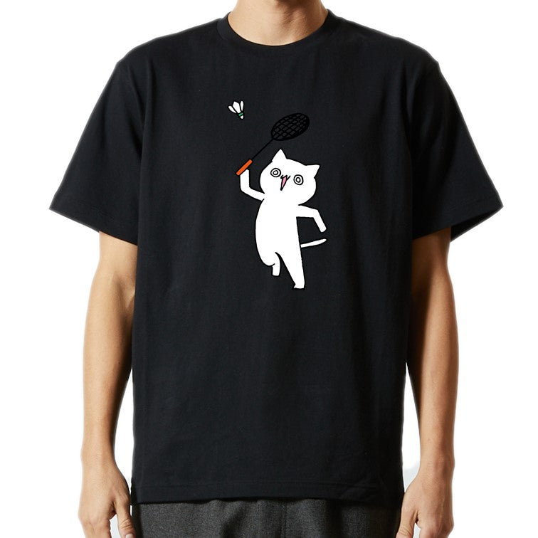 猫好きのための猫イラスト半袖Tシャツ【バドミントンをする猫】おもしろTシャツ　ネタTシャツ